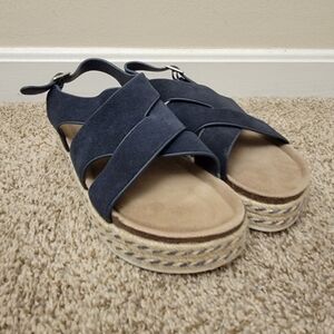 NWOT MukLuks Navy Espadrille Sandals
